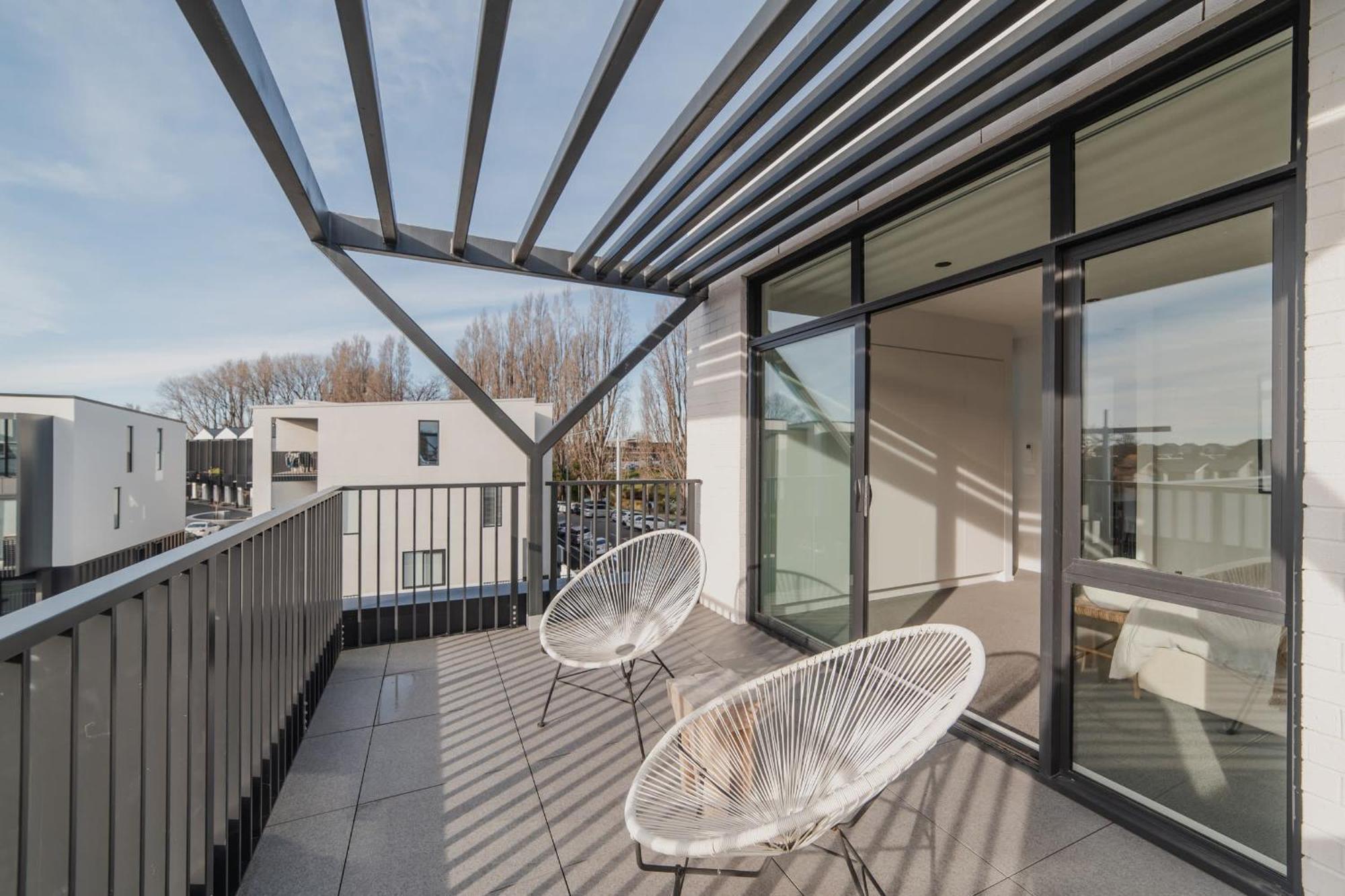 Chic And Contemporary Living At Cambridge Terrace Villa Christchurch Exterior photo